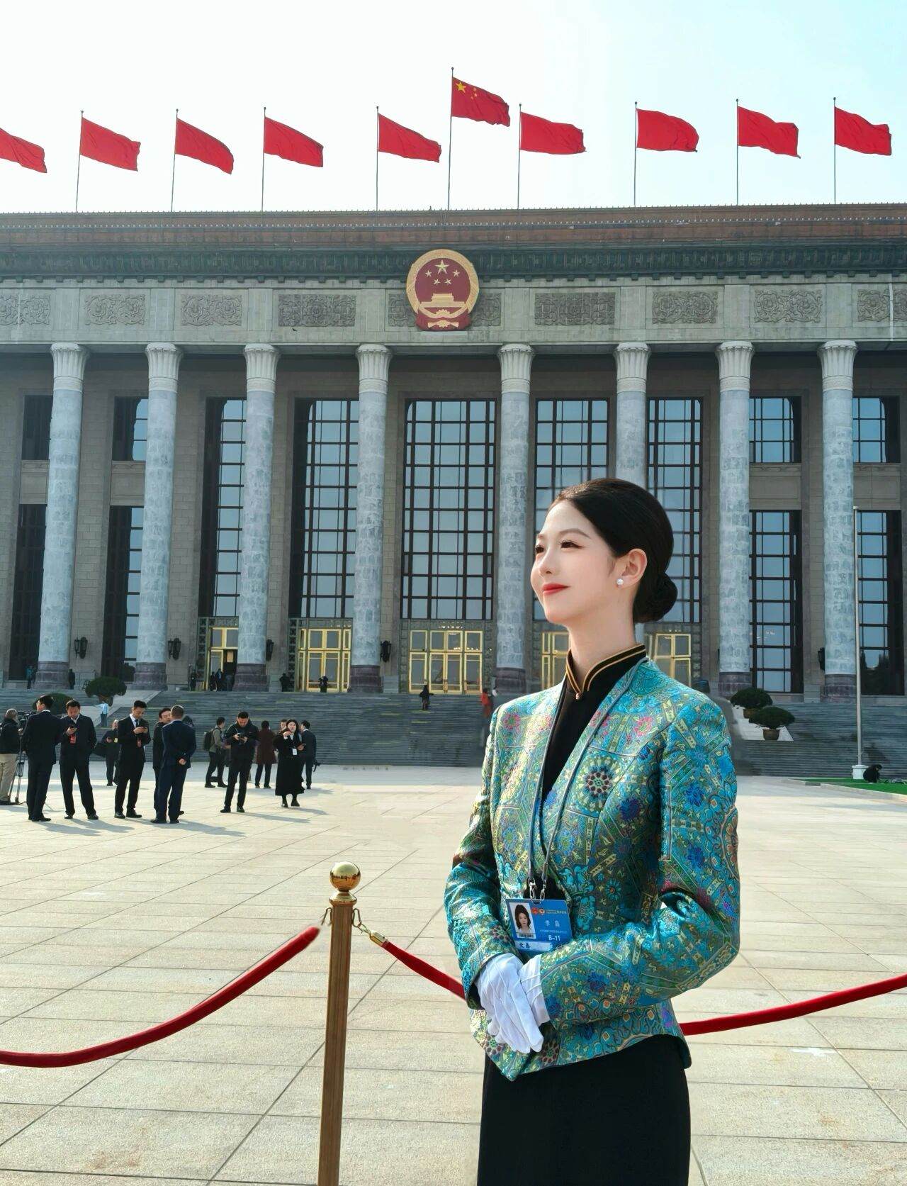春赴盛会 青春护航 —— 2026世界杯足球官网学子在全国两会一线绽放青春风采